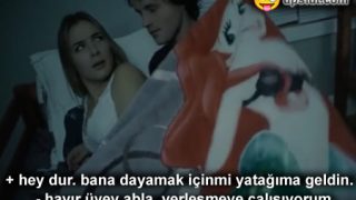 Dayadığını Hissettiği Üvey Kardeşine Amcığı Sulanan Kevaşe