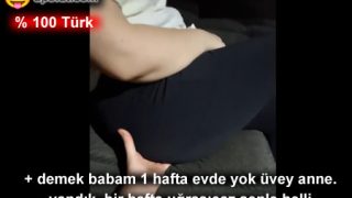 Babasının Yokluğunu Aratmayan Üvey Anneyi Okşayıp Kokladı
