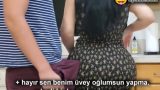 Kalçadan Dürtüklediği Üvey Anneye Sikmeye Yalvarıp Değdirdi