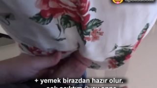 Değdirmeyi Bırakmadığı Üvey Annesine Sikiyle Dürterek Sırnaştı